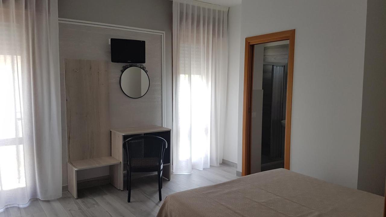 Albergo Paris Sottomarina Zewnętrze zdjęcie