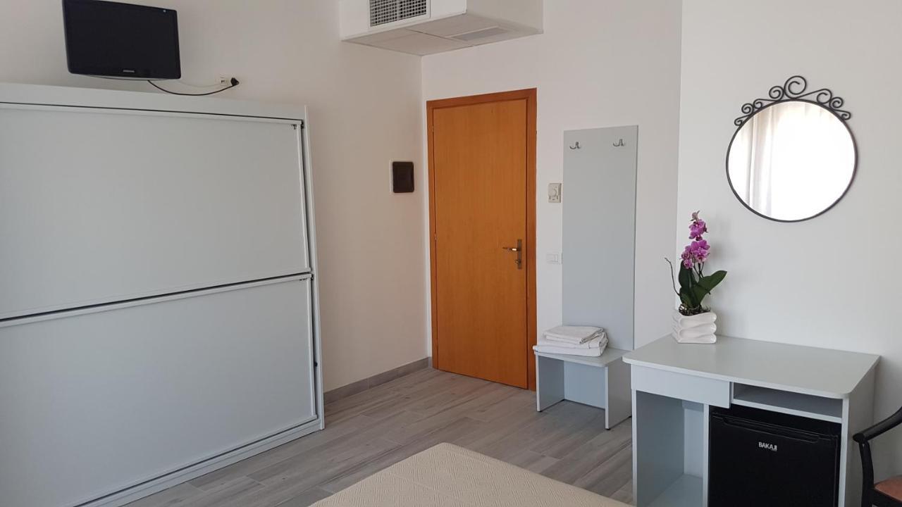 Albergo Paris Sottomarina Zewnętrze zdjęcie