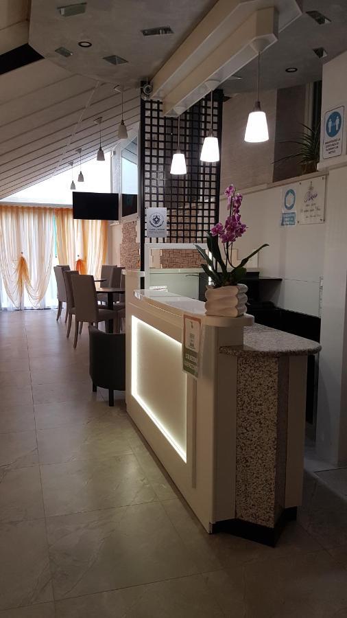 Albergo Paris Sottomarina Zewnętrze zdjęcie