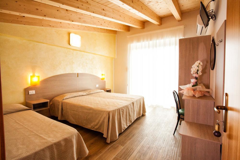 Albergo Paris Sottomarina Zewnętrze zdjęcie