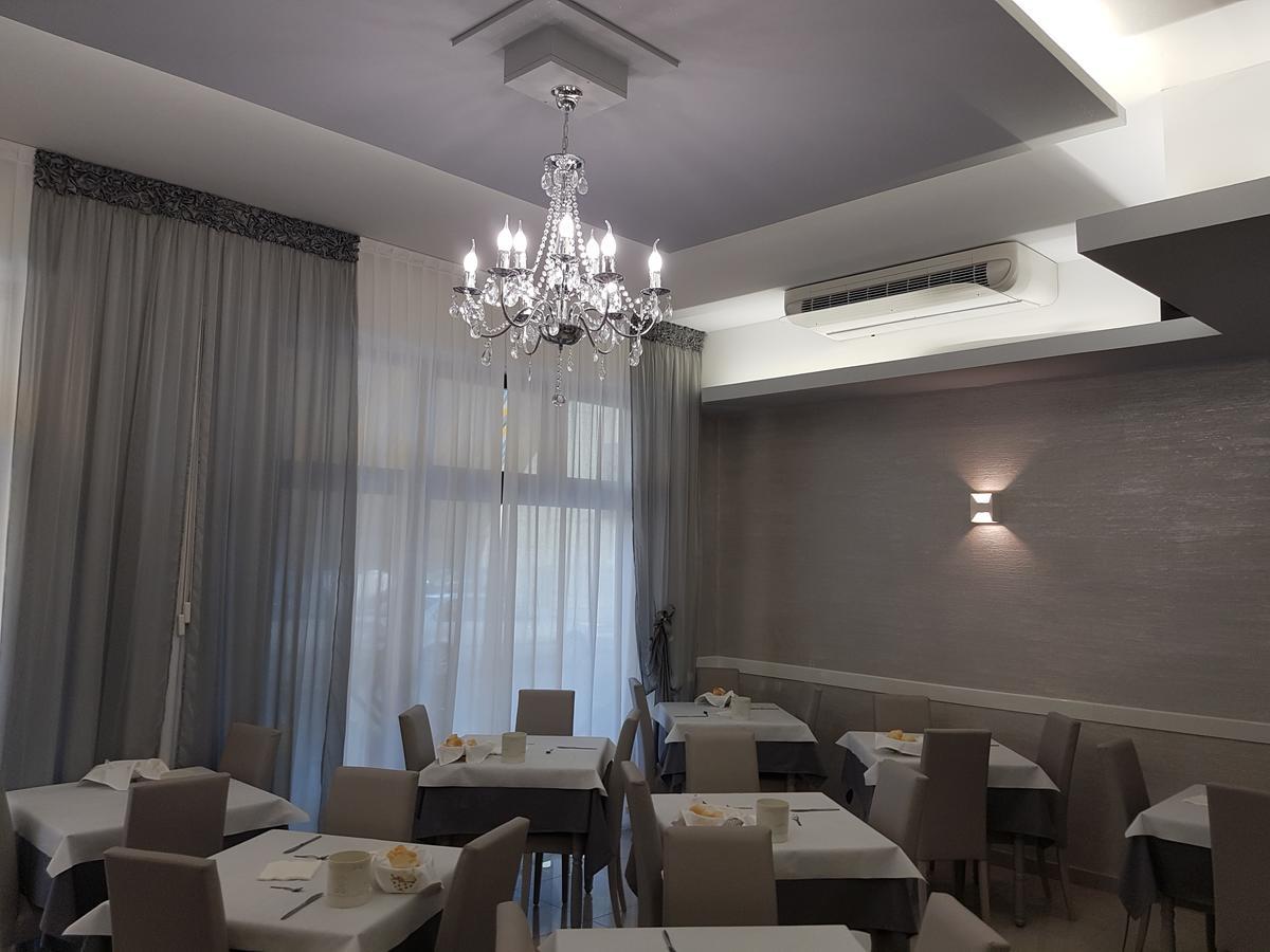 Albergo Paris Sottomarina Zewnętrze zdjęcie