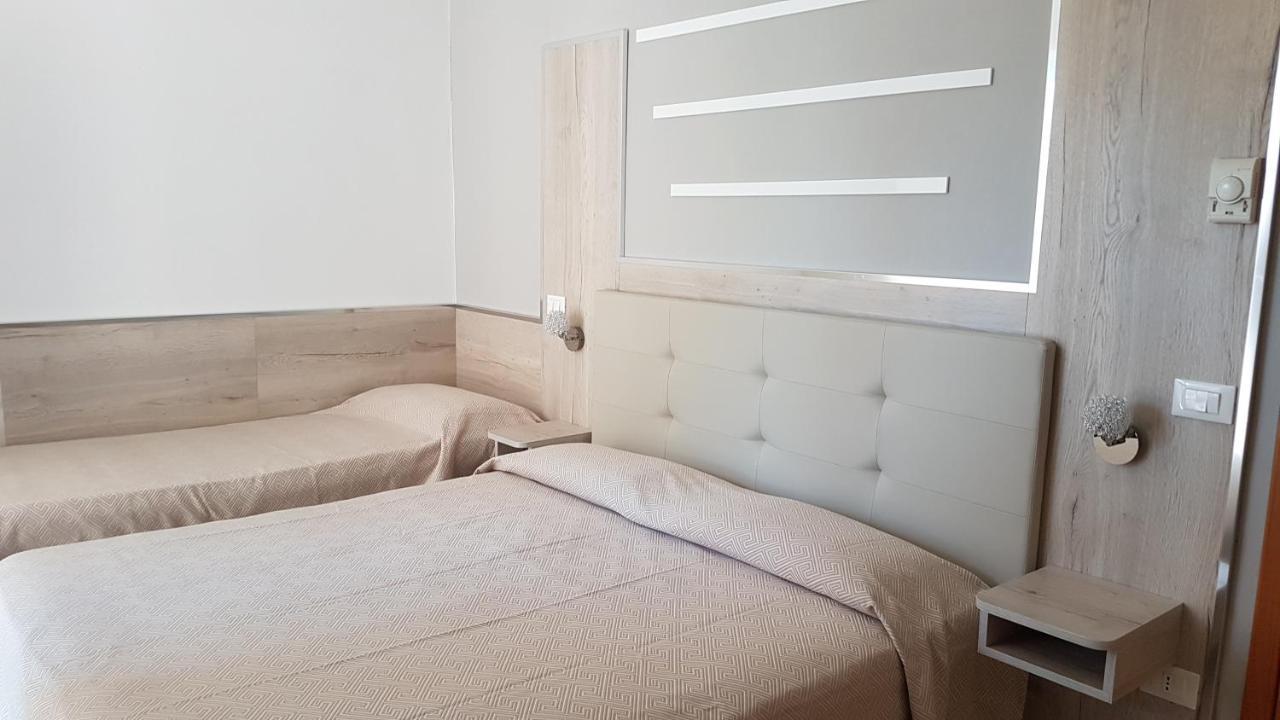 Albergo Paris Sottomarina Zewnętrze zdjęcie